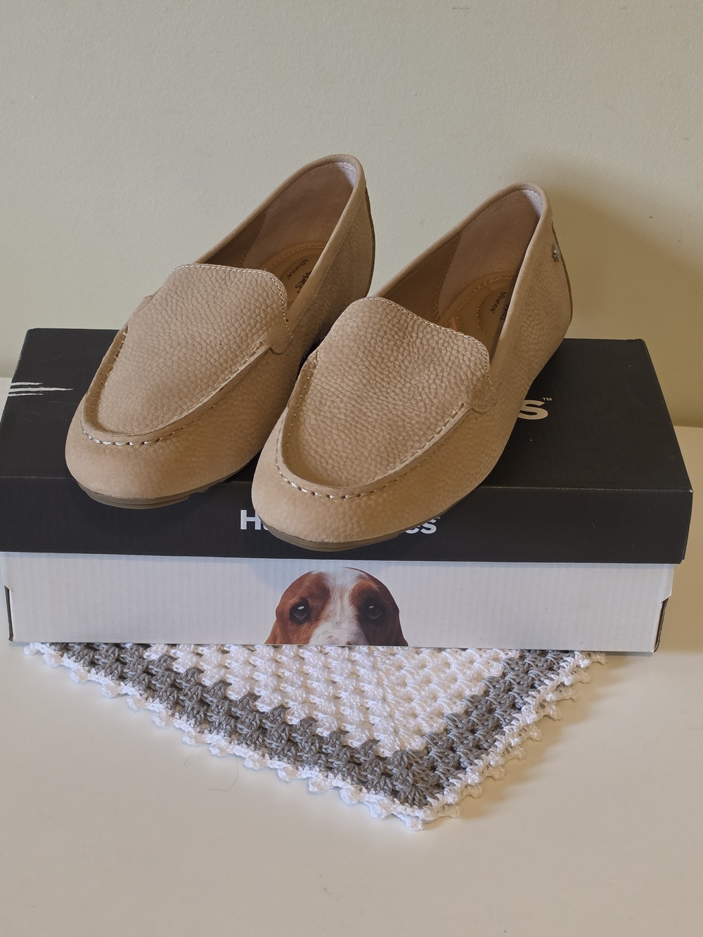 Hush Puppies Women's Khaki Nubuck Comfort Loafer Flats Slip-On Wide 7W NIB